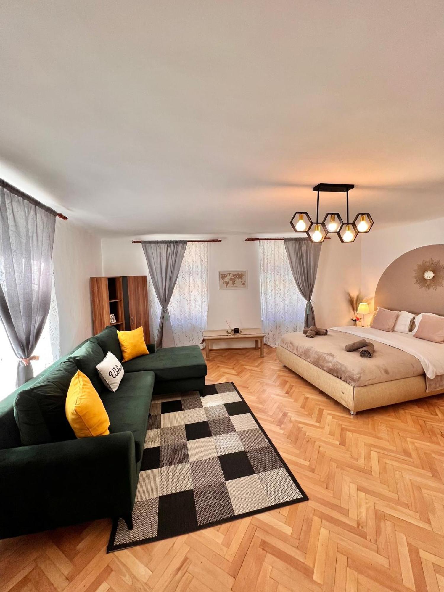 Old Town City Center Apartments Брашов Екстериор снимка