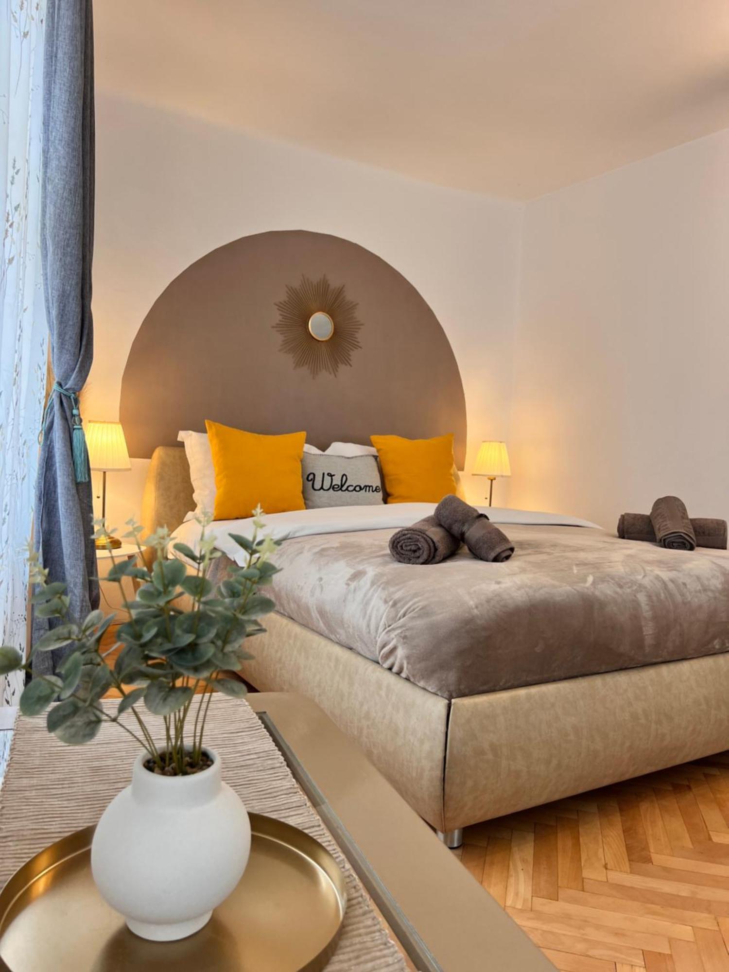 Old Town City Center Apartments Брашов Екстериор снимка