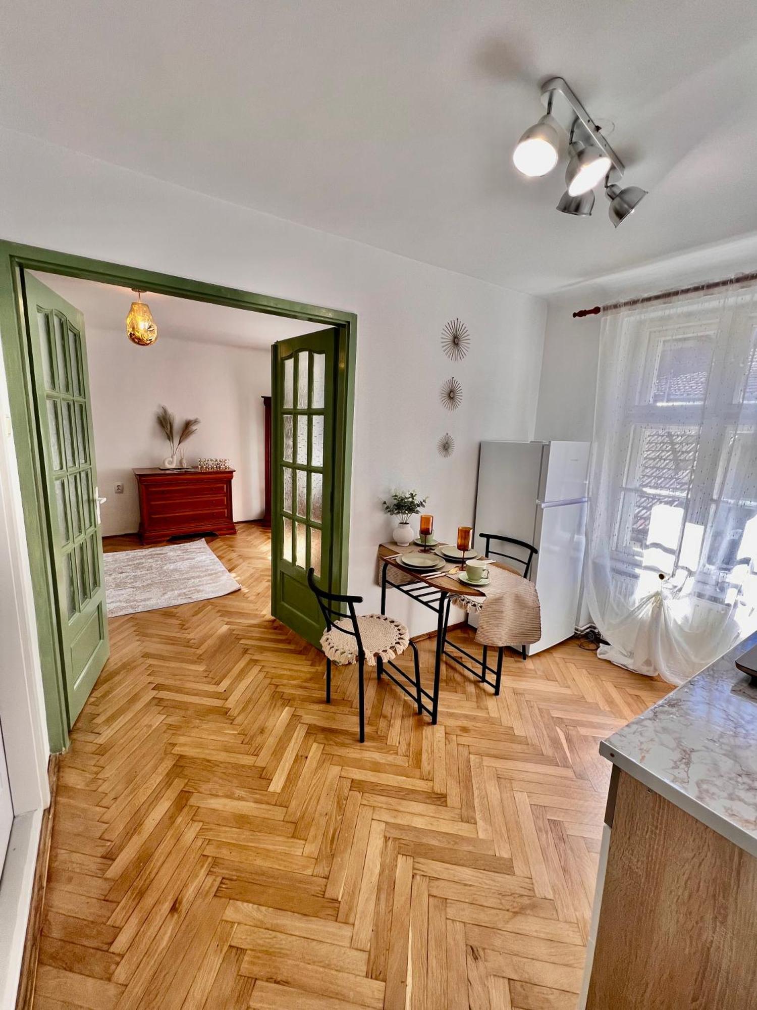 Old Town City Center Apartments Брашов Екстериор снимка