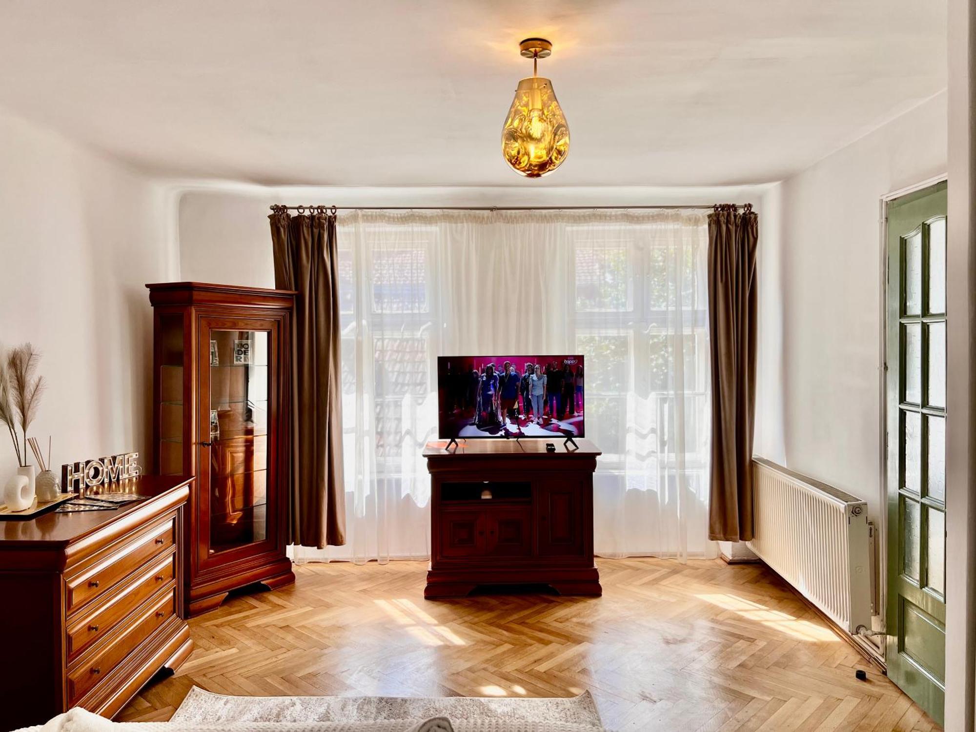 Old Town City Center Apartments Брашов Екстериор снимка