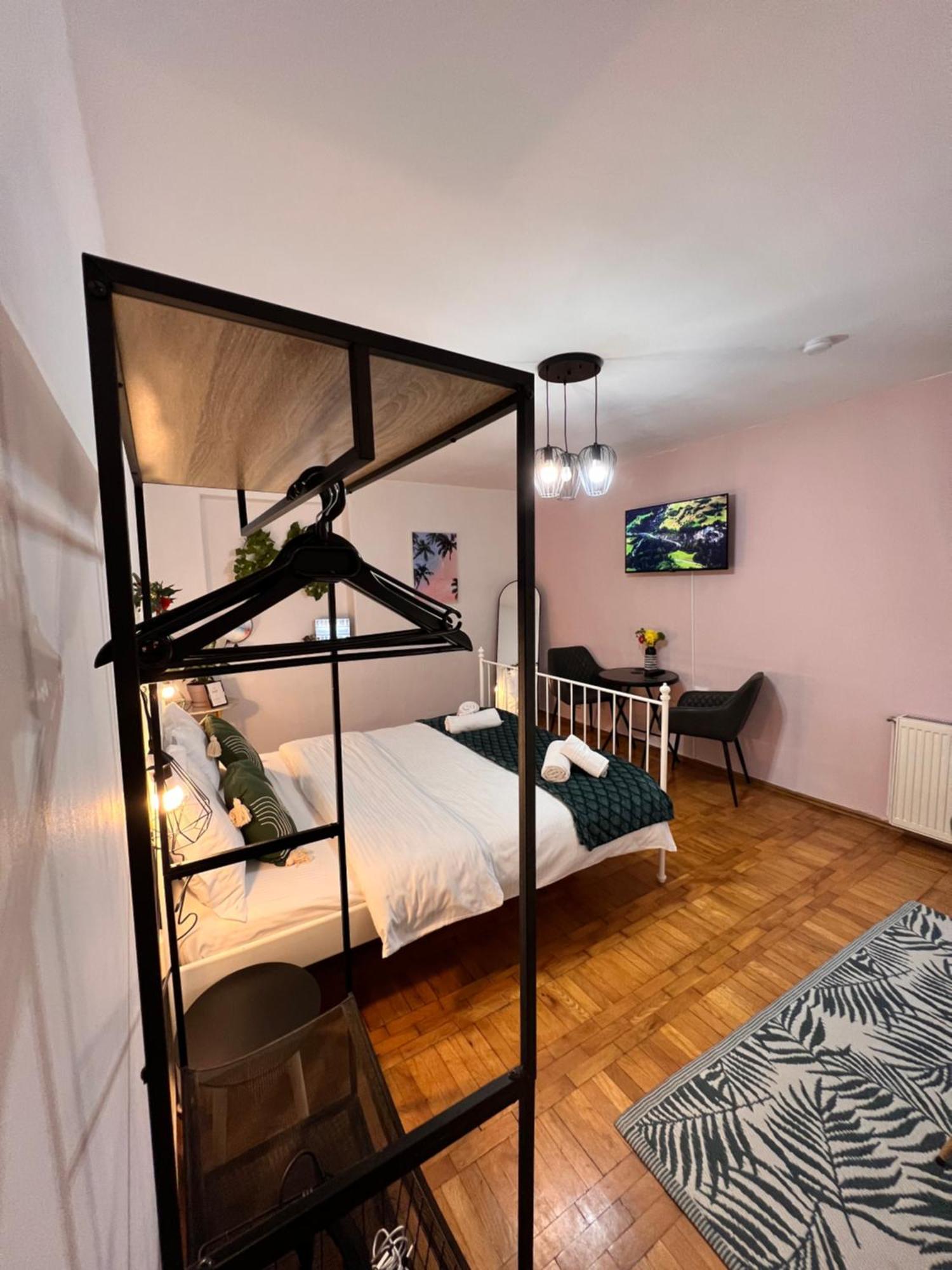 Old Town City Center Apartments Брашов Екстериор снимка