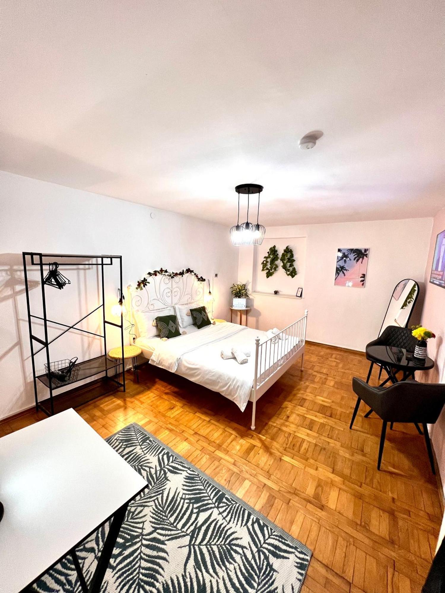 Old Town City Center Apartments Брашов Екстериор снимка
