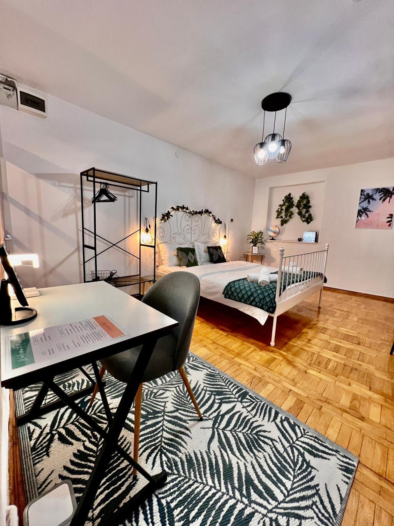 Old Town City Center Apartments Брашов Екстериор снимка
